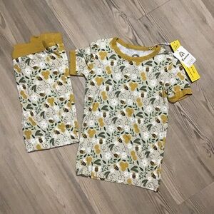 NWT Kids Bee Print Short Sleeve Bamboo Pajama Set